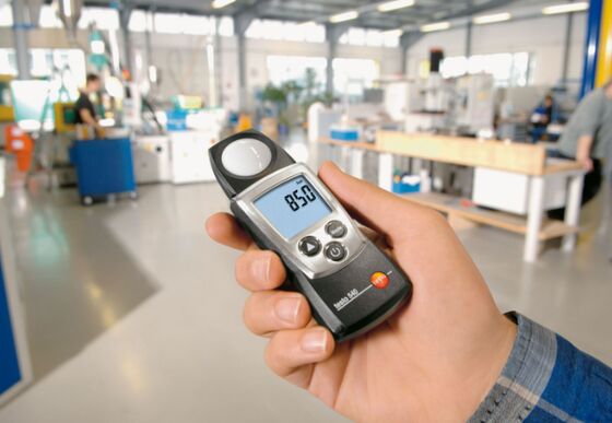 Testo 540 Digital Light Meter with 0 to 99999 Lux Range, ±3% Accuracy, and 0.5 sec Measuring Rate