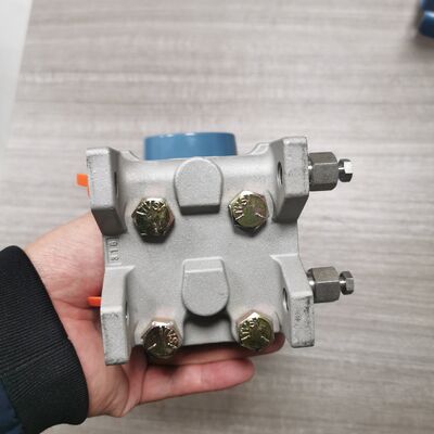 Trasmettitore di pressione coplanare Rosemount™ 3051™ 3051CD2A02A1JM6K5S5Q4 + + 0305RC32